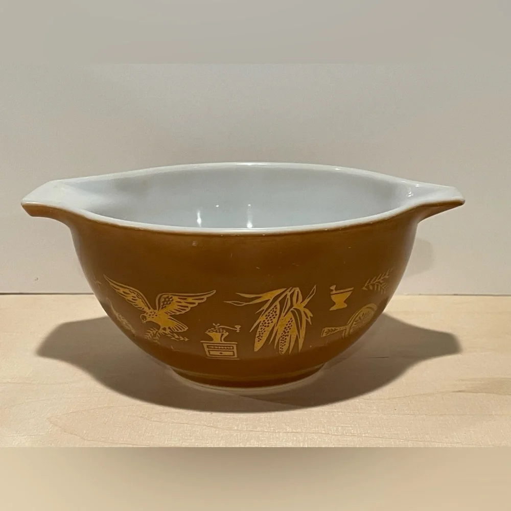 Pyrex Vintage Early American Brown and Gold Mixing Bowl